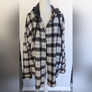 EUC Women's Ci Sono plaid shacket with hood.